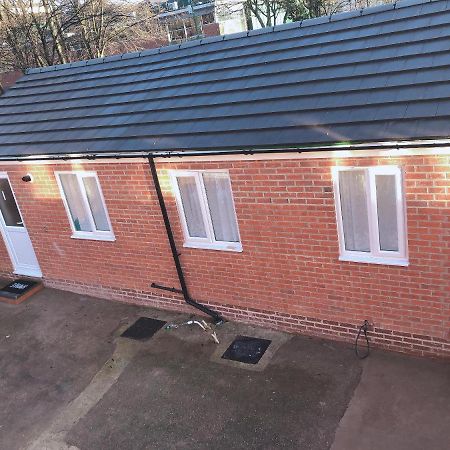 Flat 2 - Entire Modern Two Bedrooms Home With En-Suite & Free Parking Close To Qmc, City Centre And Notts Uni - Self Check In Nottingham Kültér fotó