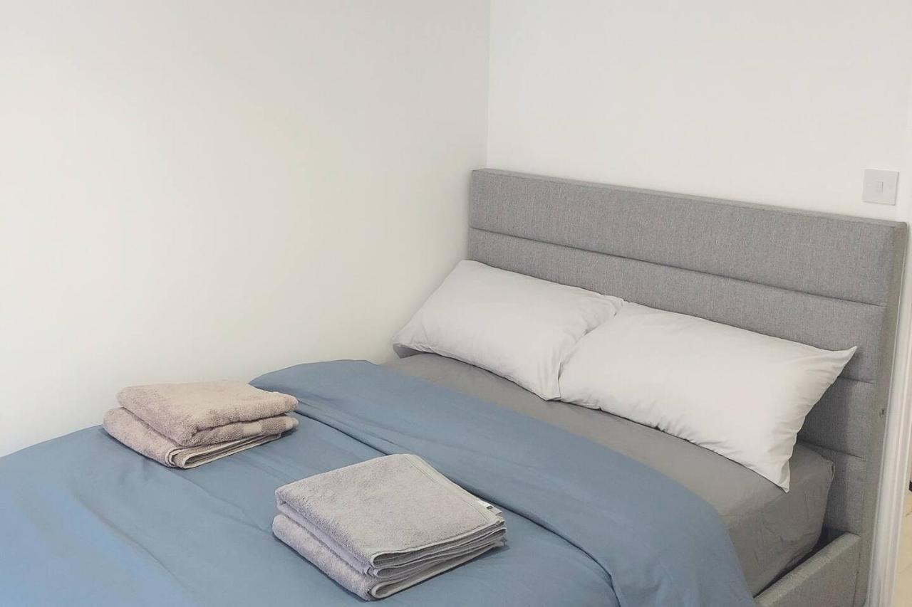 Flat 2 - Entire Modern Two Bedrooms Home With En-Suite & Free Parking Close To Qmc, City Centre And Notts Uni - Self Check In Nottingham Kültér fotó