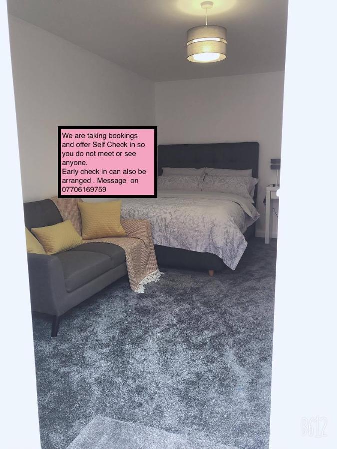 Flat 2 - Entire Modern Two Bedrooms Home With En-Suite & Free Parking Close To Qmc, City Centre And Notts Uni - Self Check In Nottingham Kültér fotó